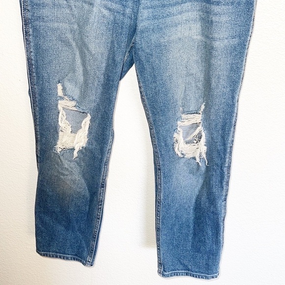 Hollister Ultra High Rise Mom Jean Vintage Stretch Distressed Jeans - Picture 3 of 11